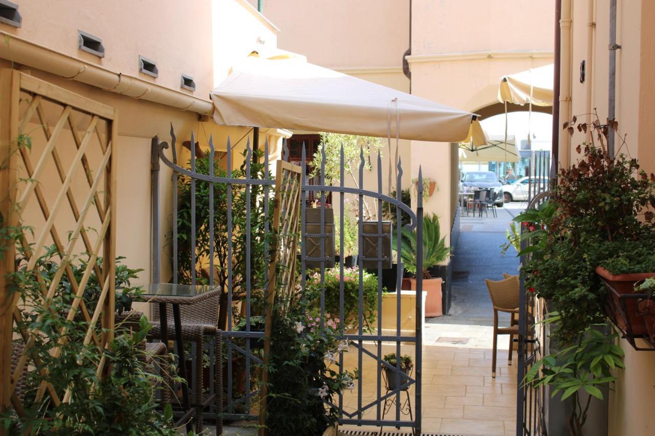 Blackstone Apartment Varazze Bagian luar foto
